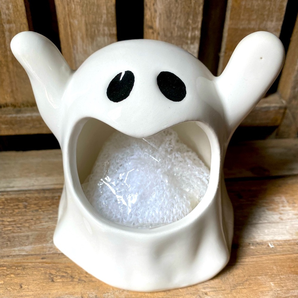 Ghost sponge holder